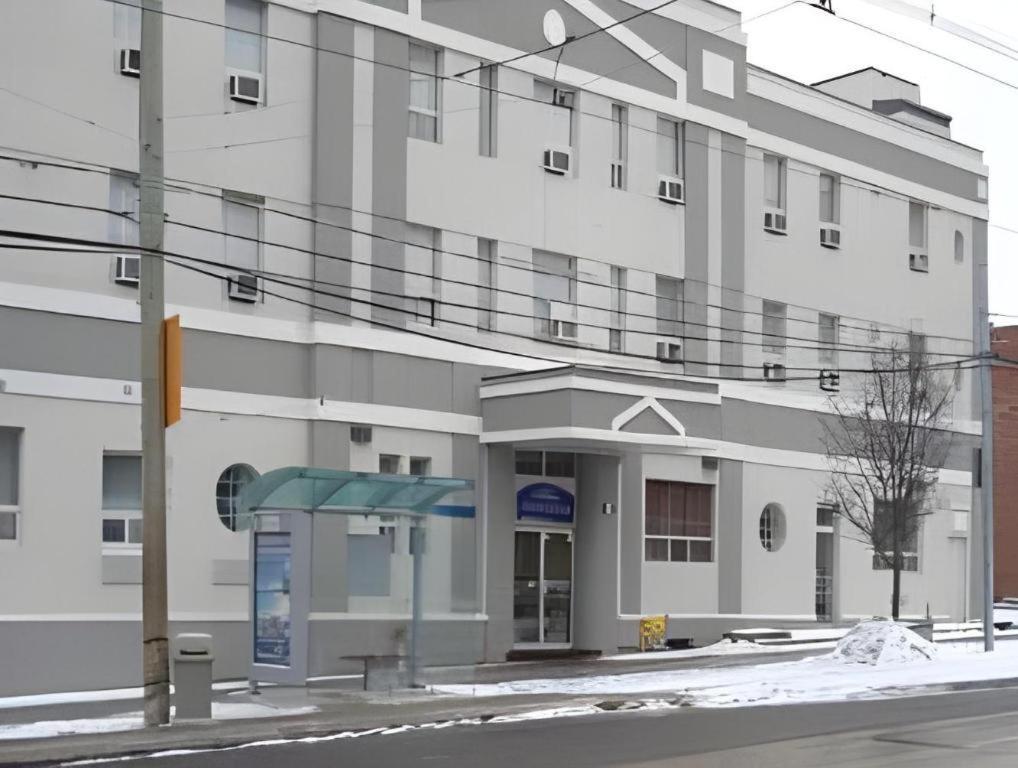 Howard Johnson By Wyndham Toronto Downtown West Exterior foto